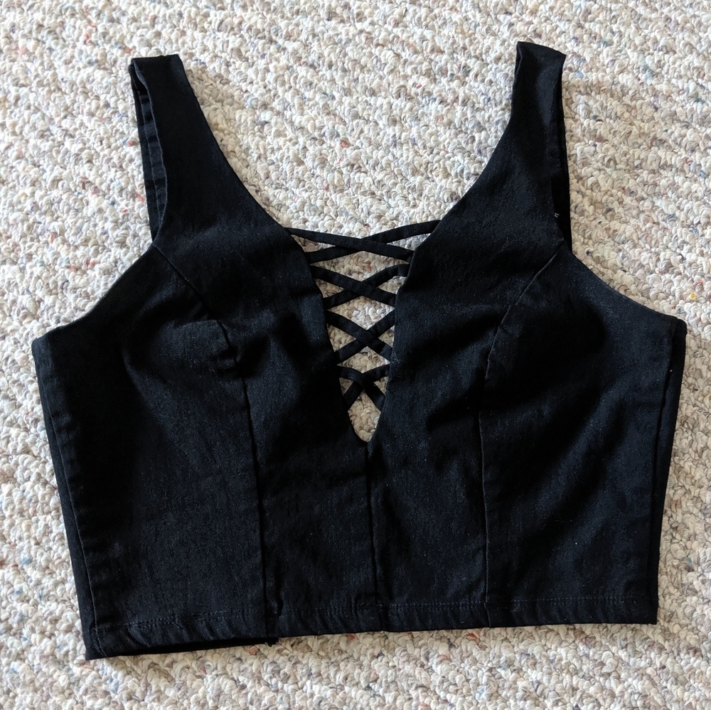 Charlotte Russe Black Crop Top 🖤